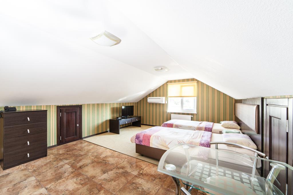 Home Comfort Livoberezhna Iec Kiev Exterior photo